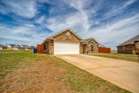 1018 Ridge Dr, Kingfisher, OK 73750