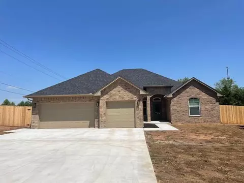 5580 Yancy Dr, Edmond, OK 73025