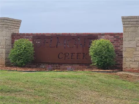 10700 Kase Dr, Mustang, OK 73064