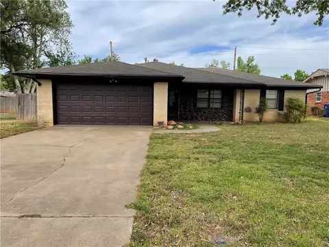 103 Elmhurst Dr, Chickasha, OK 73018