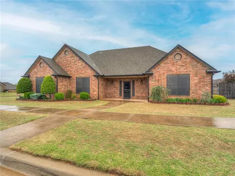 1896 Palomino Ct, Blanchard, OK 73010