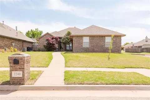 2240 NW 158th St, Edmond, OK 73013