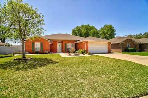 15 Larkins Pl, Shawnee, OK 74801