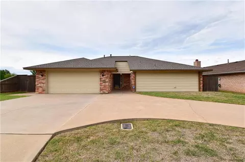 7713 NW Taylor Ave, Lawton, OK 73505
