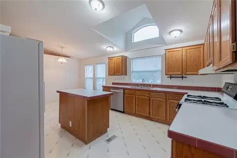 4101 E Horseshoe Ln, Moore, OK 73160 photo 10