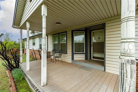 4101 E Horseshoe Ln, Moore, OK 73160 photo 2