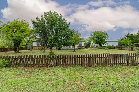 4101 E Horseshoe Ln, Moore, OK 73160 photo 33