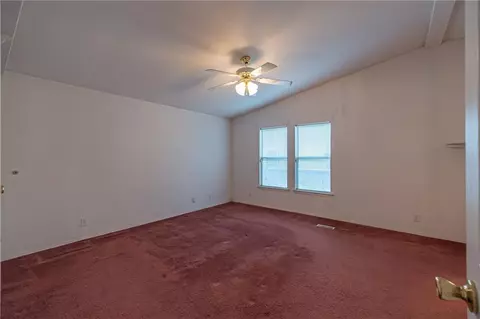 4101 E Horseshoe Ln, Moore, OK 73160 photo 14
