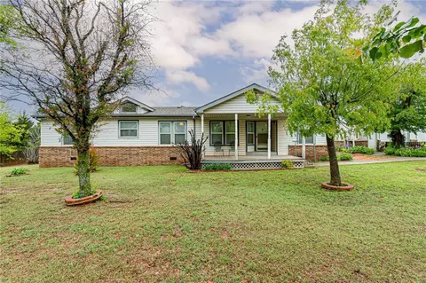 4101 E Horseshoe Ln, Moore, OK 73160 photo 1