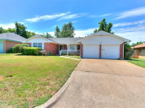728 Greenwood Dr, Midwest City, OK 73110