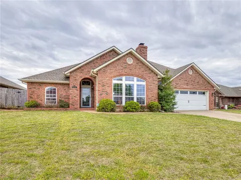 10528 Quail Run Rd, Midwest City, OK 73130