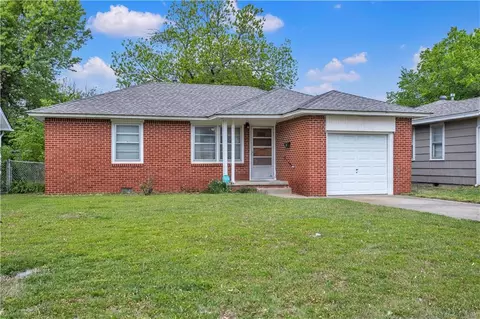 1320 Regent St, Norman, OK 73069