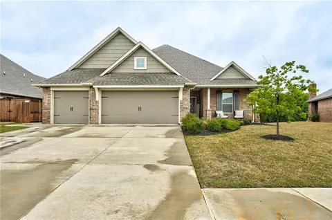 2141 Sweetgrass Cir, Edmond, OK 73013