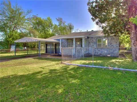 1700 Hampton Dr, Del City, OK 73115