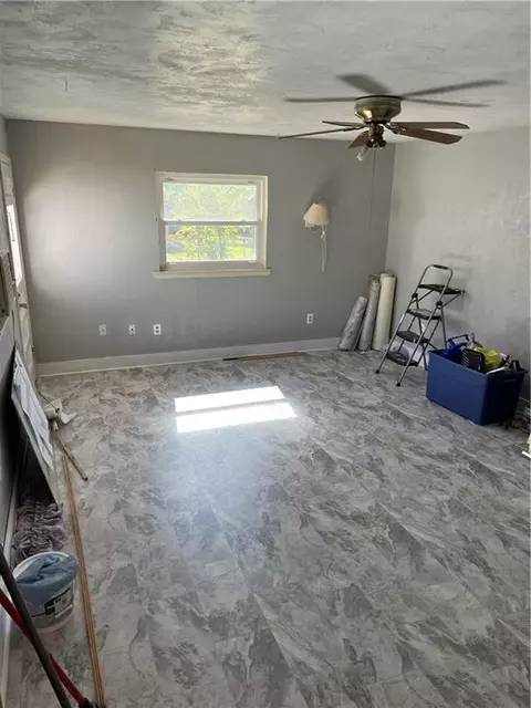 511 N B St, Cement, OK 73017 photo 2