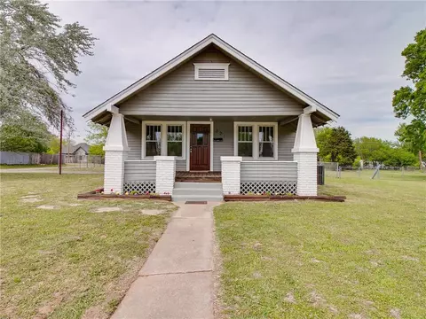 321 W 9th St, Stroud, OK 74079
