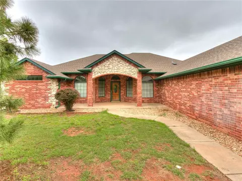 4023 Kittyhawk Dr, Blanchard, OK 73010