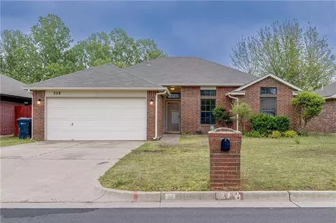 328 Marrgate Dr, Yukon, OK 73099