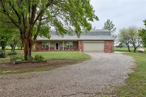 4300 Watkins Rd, Norman, OK 73072
