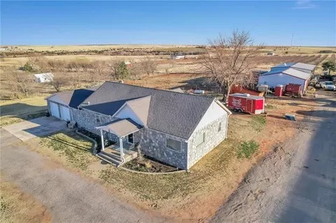 24064 E 1047 Rd, Weatherford, OK 73096
