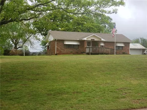 623 S 9th St, Tecumseh, OK 74873