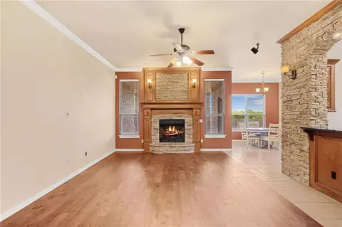 801 Kelsi Dr, Moore, OK 73160 photo 5