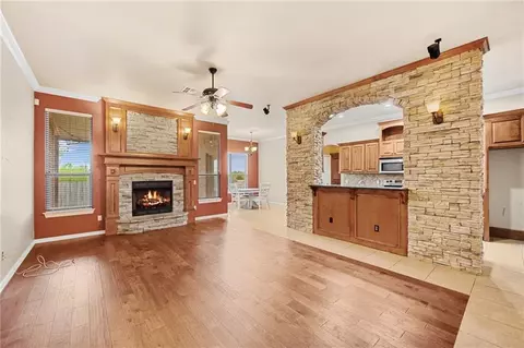 801 Kelsi Dr, Moore, OK 73160 photo 4
