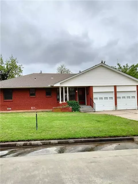 132 Leonard Ln, Midwest City, OK 73110