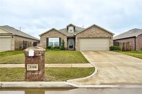 2100 Concord Dr, Newcastle, OK 73065