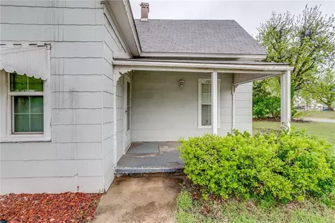 201 SW 4th St, Tuttle, OK 73089 photo 6
