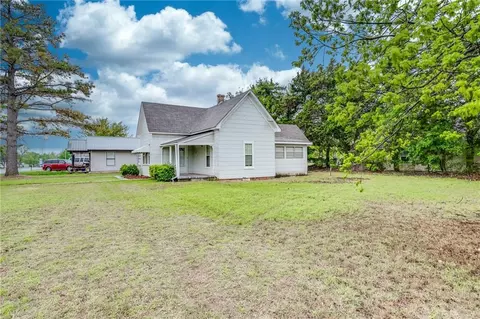 201 SW 4th St, Tuttle, OK 73089 photo 4