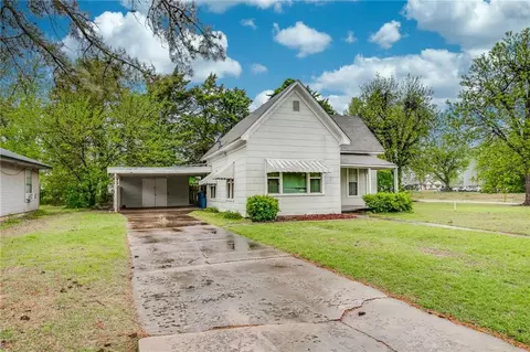 201 SW 4th St, Tuttle, OK 73089 photo 2