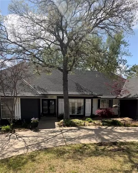 213 Cricket Holw, Edmond, OK 73034