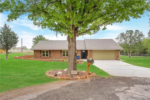 10078 N 2396 Rd, Weatherford, OK 73096