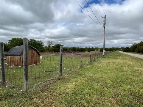 S 3413 Road, Meeker, OK 74855