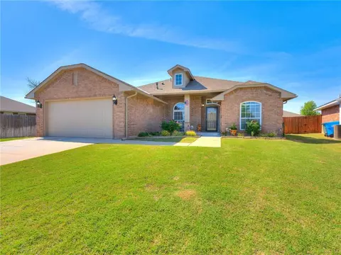 2164 Robin Ridge Ln, Edmond, OK 73012