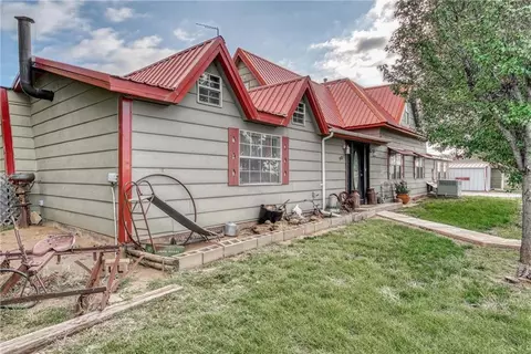 901 E 1st St, Granite, OK 73547 photo 3