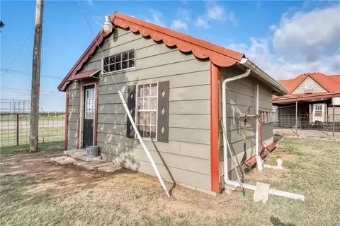 901 E 1st St, Granite, OK 73547 photo 32