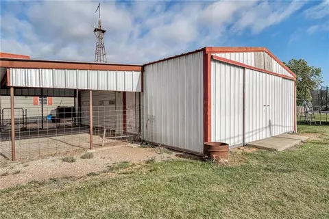 901 E 1st St, Granite, OK 73547 photo 33