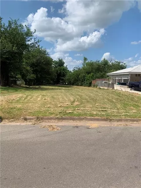1029 NE 28th St, Oklahoma City, OK 73111