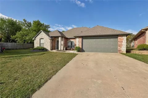 2102 Wheaton Dr, Norman, OK 73071 photo 2