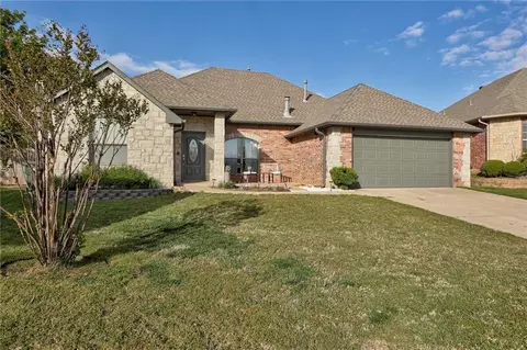 2102 Wheaton Dr, Norman, OK 73071