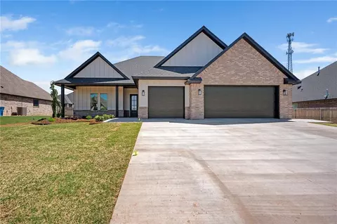 4832 Constitution Ln, Tuttle, OK 73089