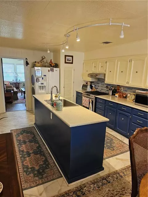 302 Moiselle St, Midwest City, OK 73110