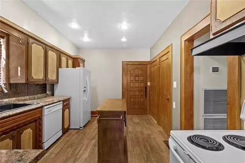 313 E 6th St, Hydro, OK 73048 photo 8