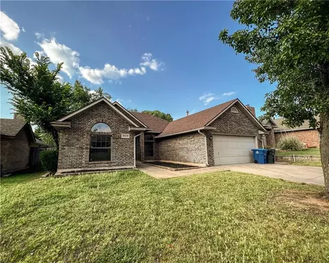 9929 Fox Fair Holw, Midwest City, OK 73130