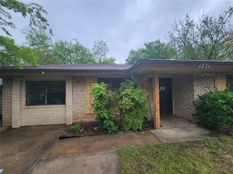 1731 Westchester Dr, The Village, OK 73120