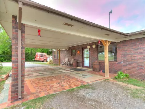 245 E Riddle Rd, Chickasha, OK 73018 photo 6