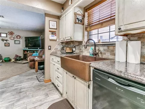 245 E Riddle Rd, Chickasha, OK 73018 photo 25