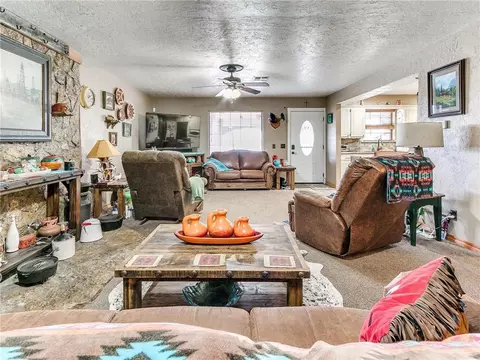 245 E Riddle Rd, Chickasha, OK 73018 photo 22